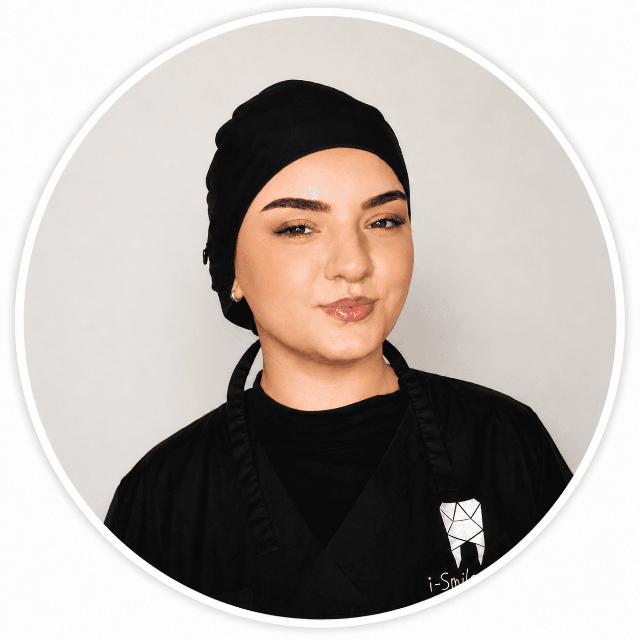Azra Ersoy, Tandartsassistent